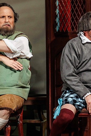 Warwick Fyfe as Hans Sachs and Christopher Hillier as Sixtus Beckmesser (courtesy of Melbourne Opera)