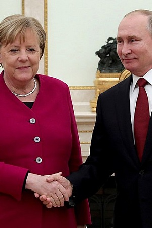 Angela Merkel and Vladimir Putin 2020 Kremlin via Wikimedia commons